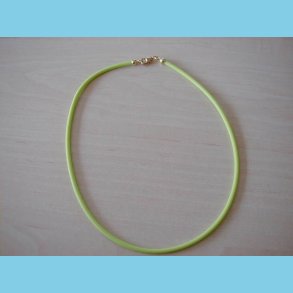 Lysegrn Gummi Halskde