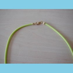 Lysegrn Gummi Halskde