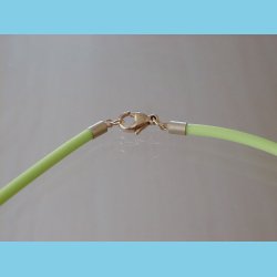 Lysegrn Gummi Halskde