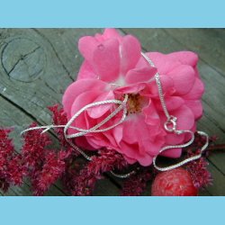 Let Femi Halskde 40 CM