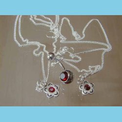 Mavekde Blomst med Rd Sten