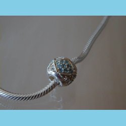 Bacio Round Next Generation Lysebl og Hvid