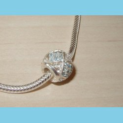 Bacio Round Next Generation Lysebl og Hvid