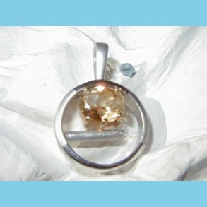 Slv vedhng Citrin med 24 K guldkrone