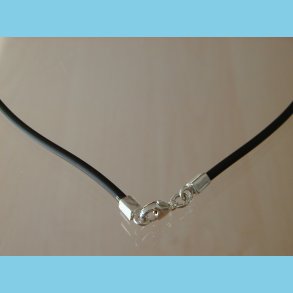 Gummi Halskde med slv 42 cm