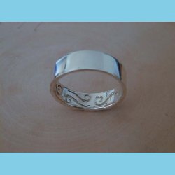 Ring med invendigt m&oslash;nster