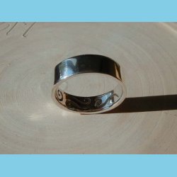 Ring med invendigt m&oslash;nster