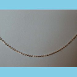 Feminin Perle Halsk�de 40 CM