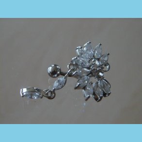 Navlering I Hvidt Flor