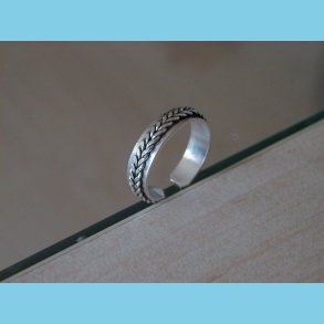 Tring med Flettet Mnster